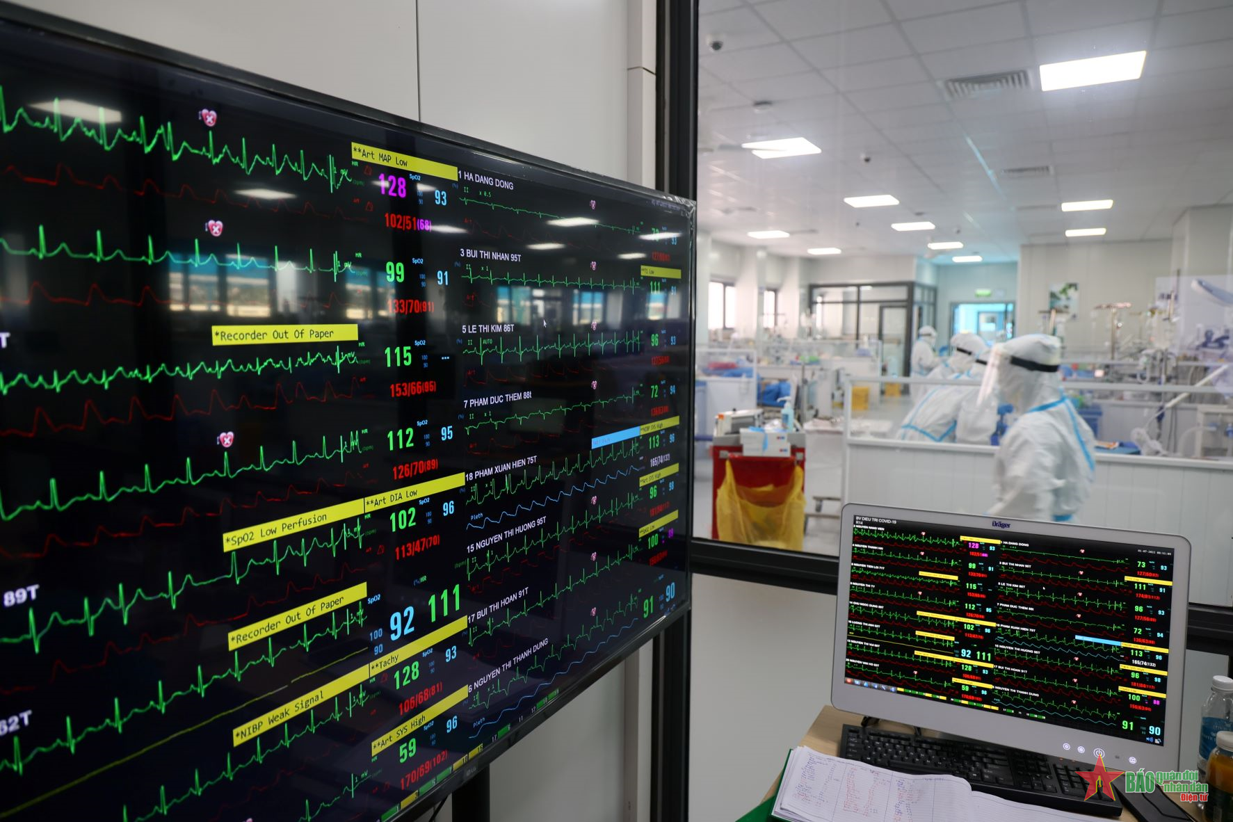 Cận cảnh bệnh viện tầng cuối điều trị bệnh nhân Covid-19 nặng tại Hà Nội